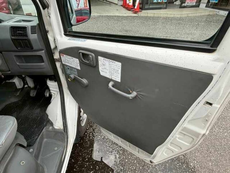 MINICAB TRUCK