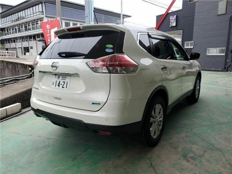 X-TRAIL