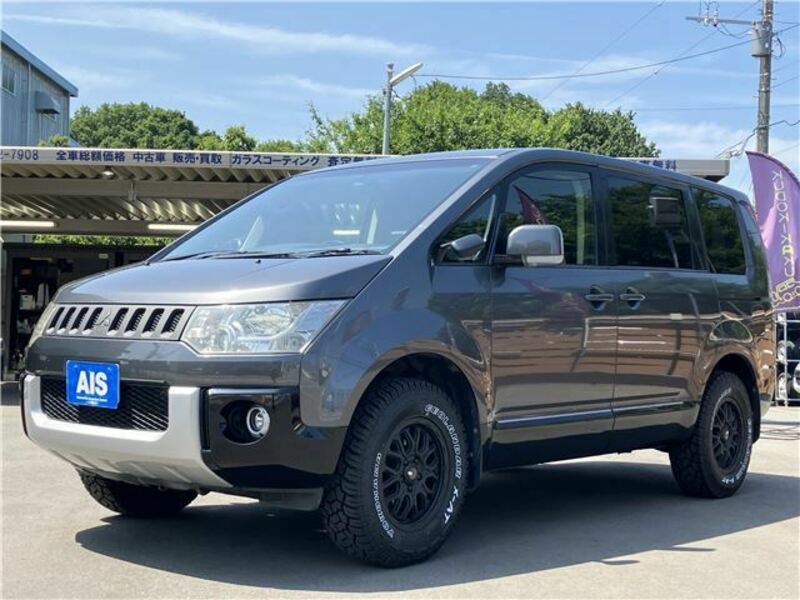 MITSUBISHI DELICA D5