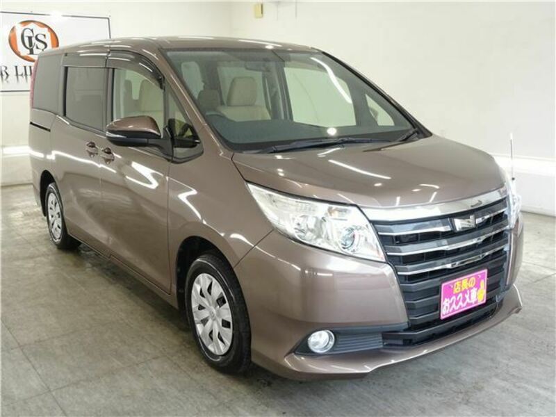 TOYOTA NOAH