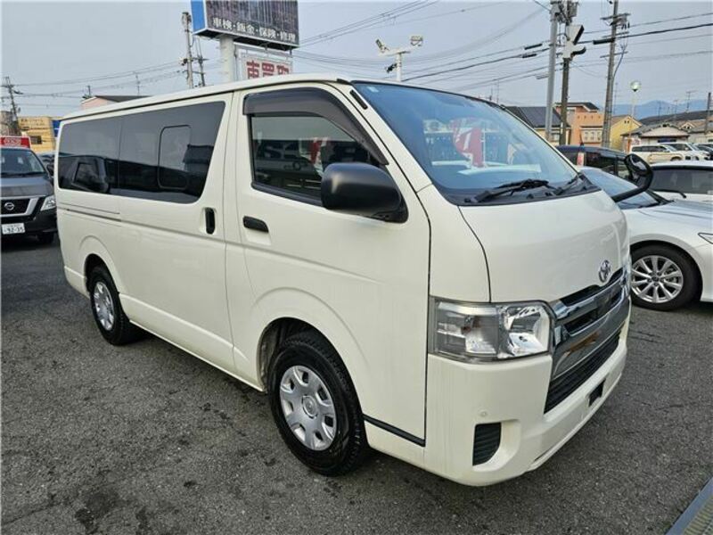 TOYOTA HIACE VAN