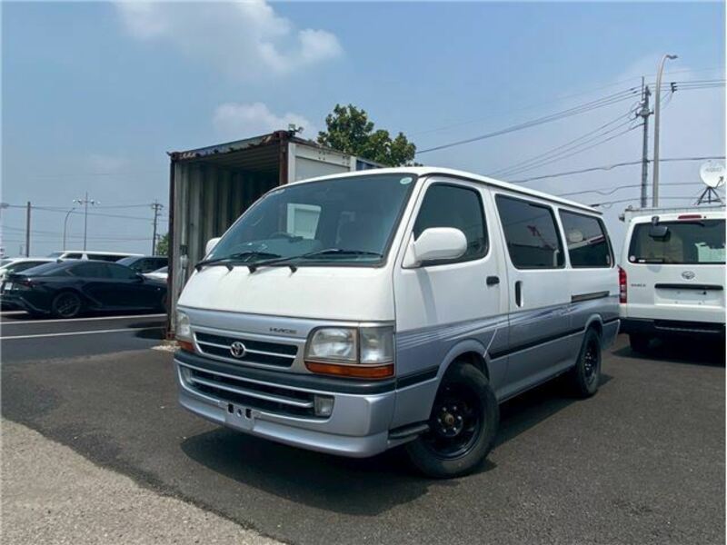 TOYOTA HIACE VAN