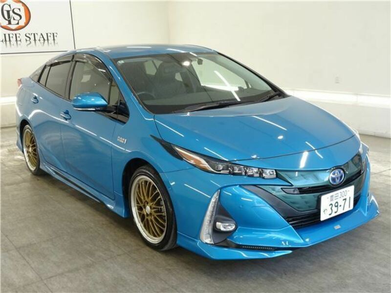 TOYOTA PRIUS PHV