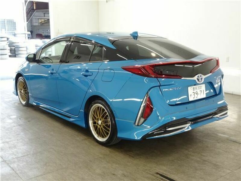 PRIUS PHV
