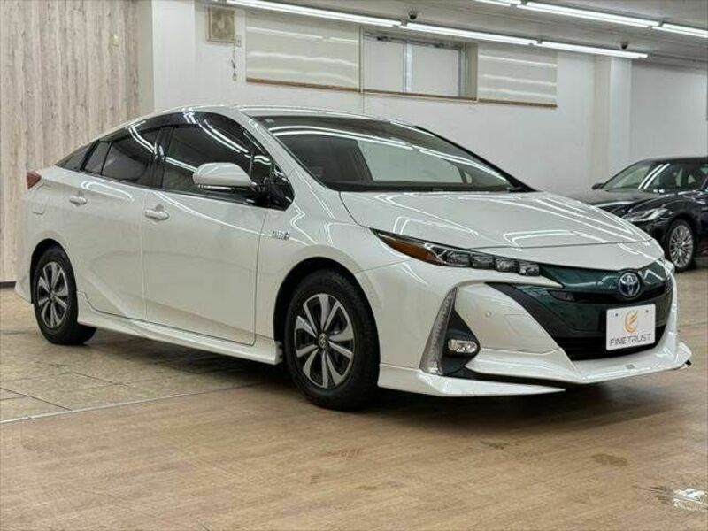 PRIUS PHV
