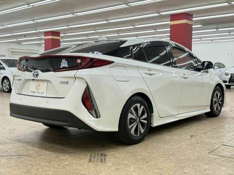PRIUS PHV