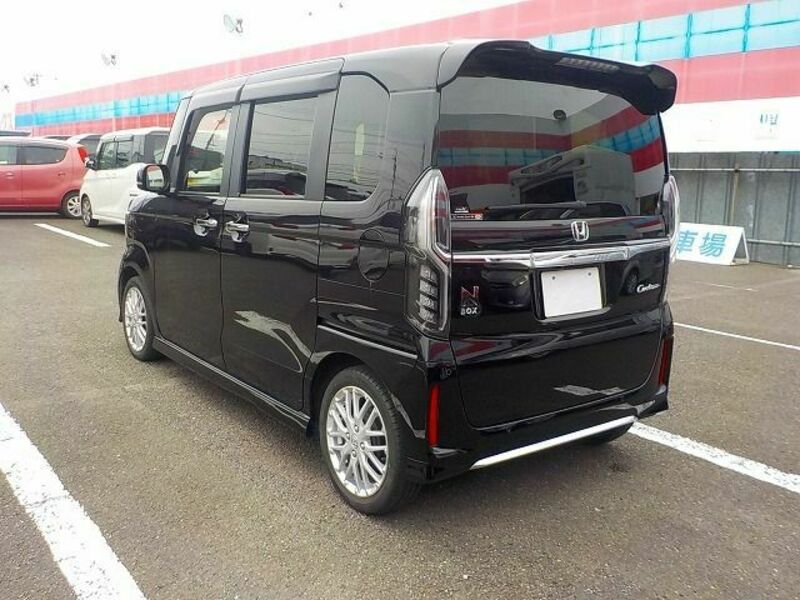 N BOX CUSTOM