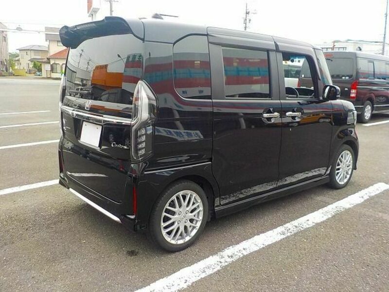 N BOX CUSTOM
