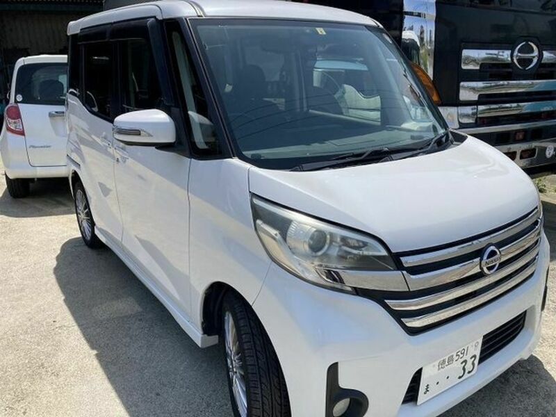 NISSAN DAYZ ROOX