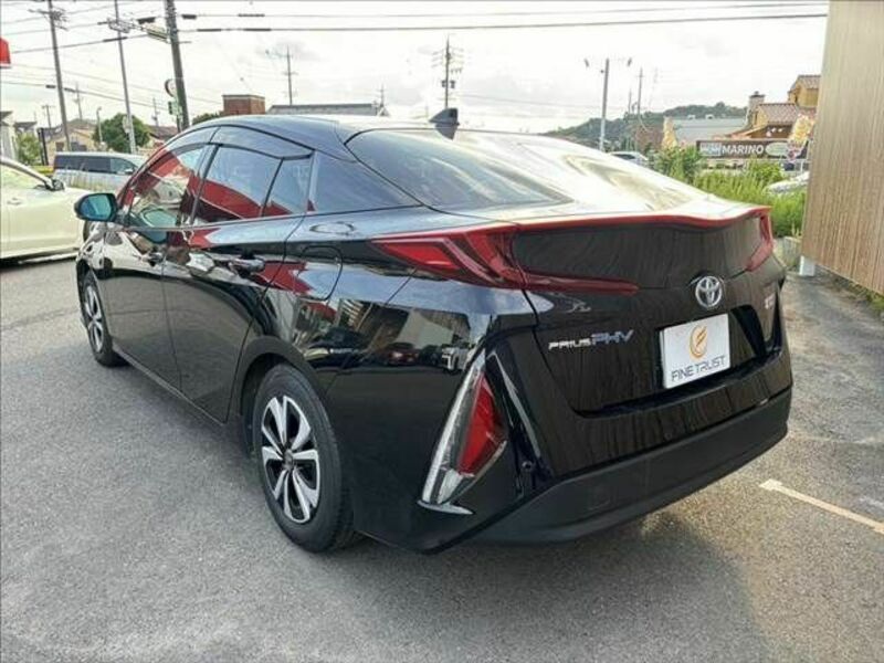 PRIUS PHV