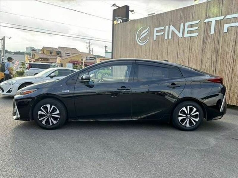 PRIUS PHV