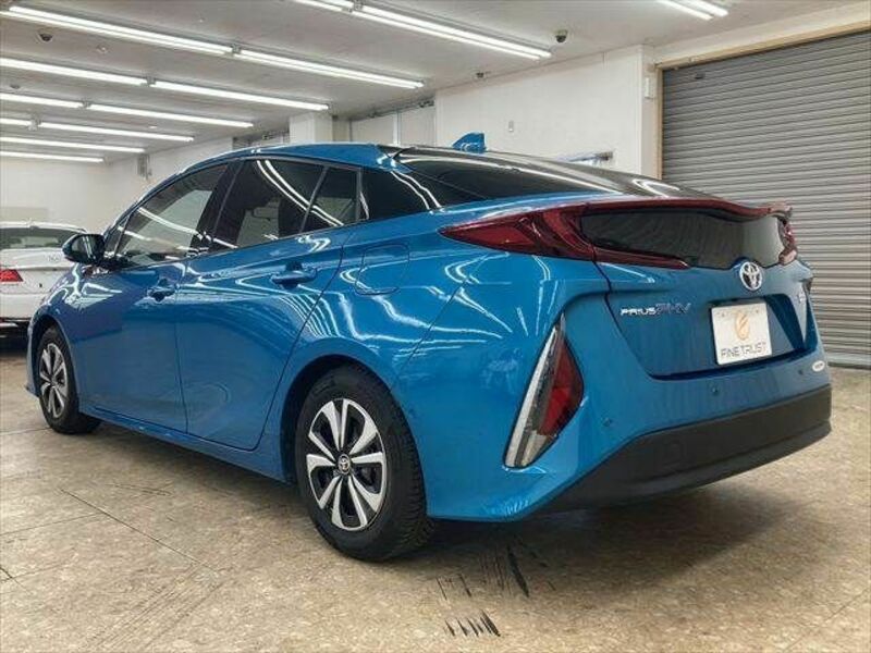 PRIUS PHV