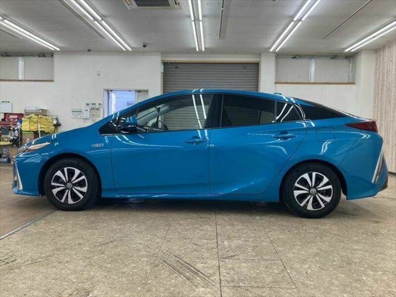 PRIUS PHV