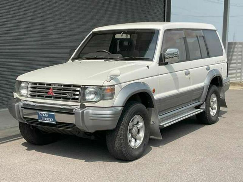MITSUBISHI PAJERO