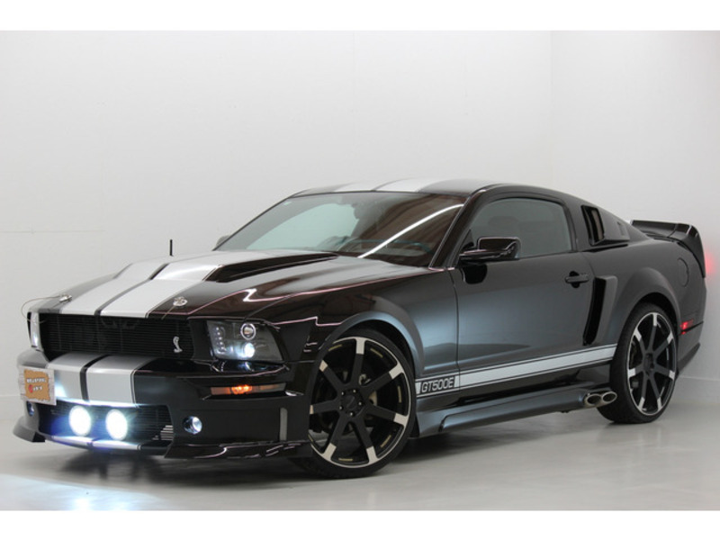 FORD MUSTANG