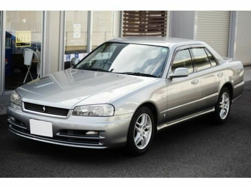 NISSAN SKYLINE