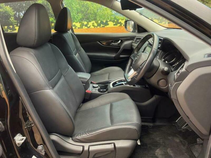 X-TRAIL