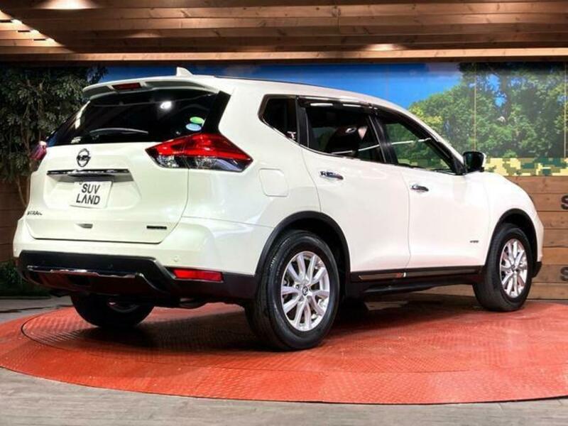 X-TRAIL
