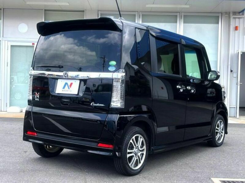 N BOX CUSTOM