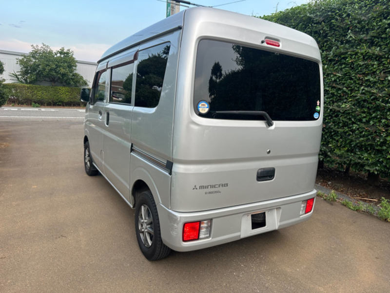 MINICAB VAN