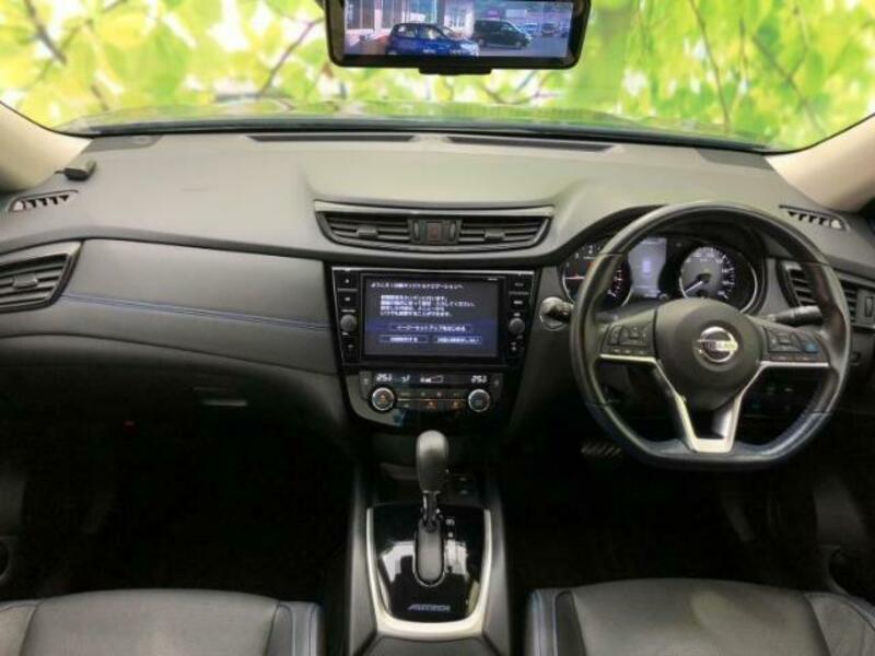 X-TRAIL
