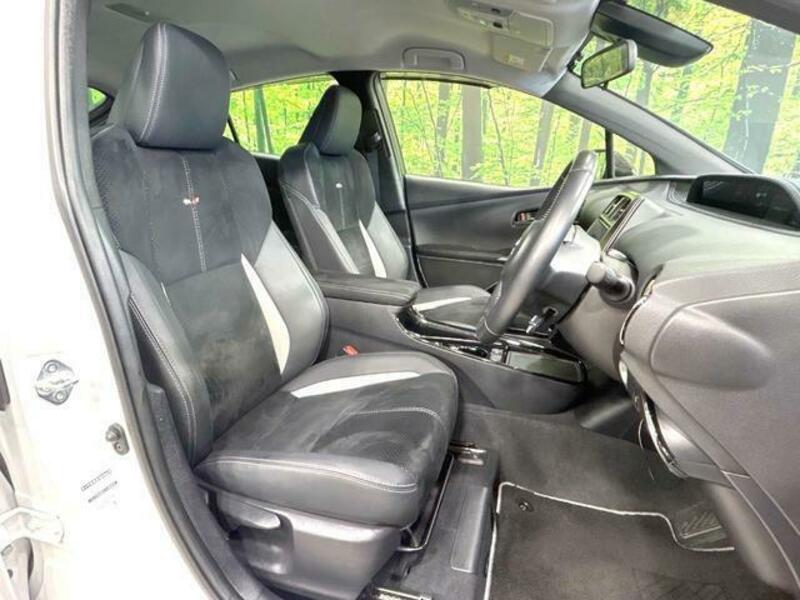 PRIUS PHV