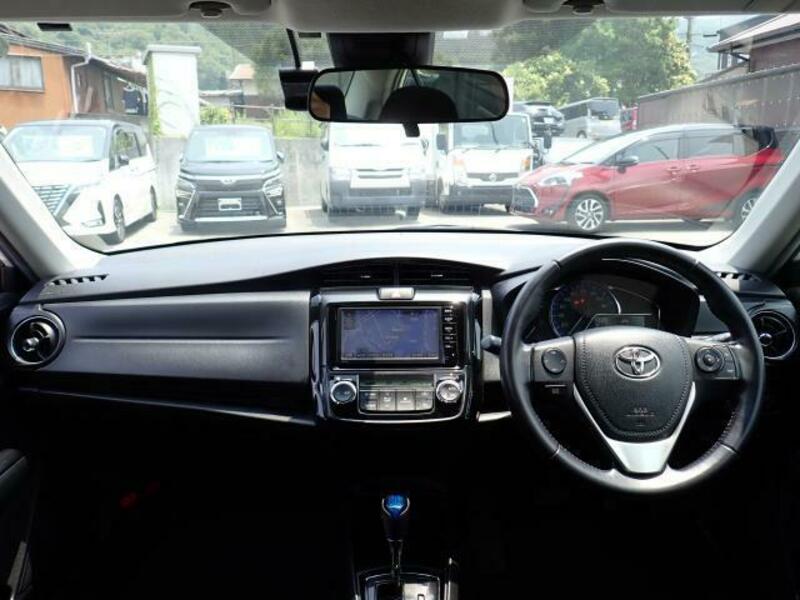 COROLLA AXIO