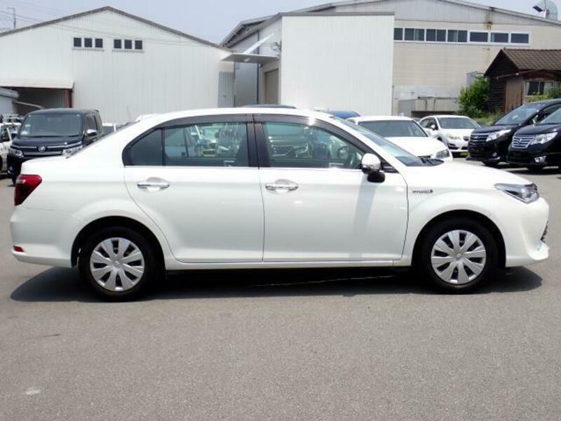 COROLLA AXIO