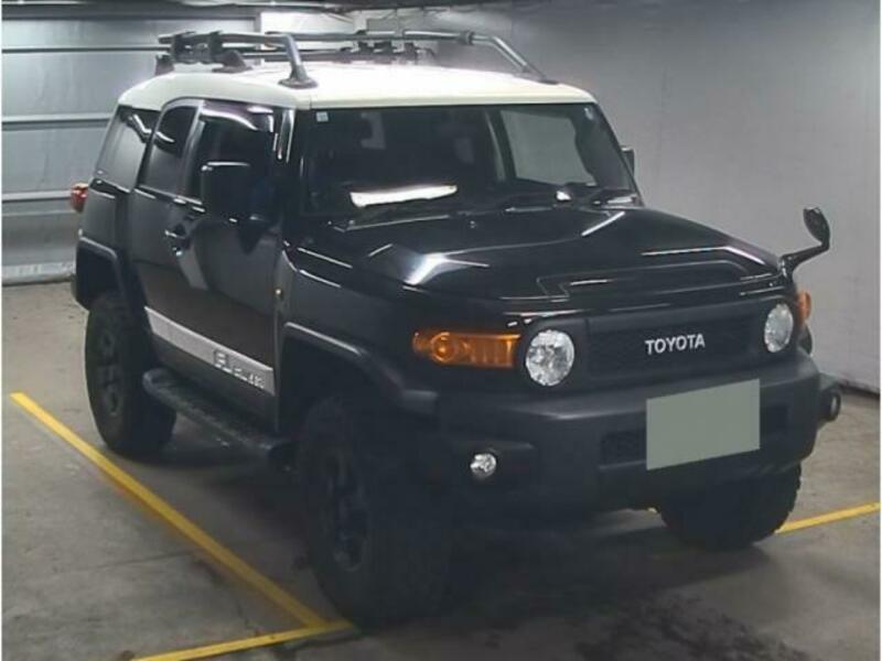 TOYOTA FJ CRUISER