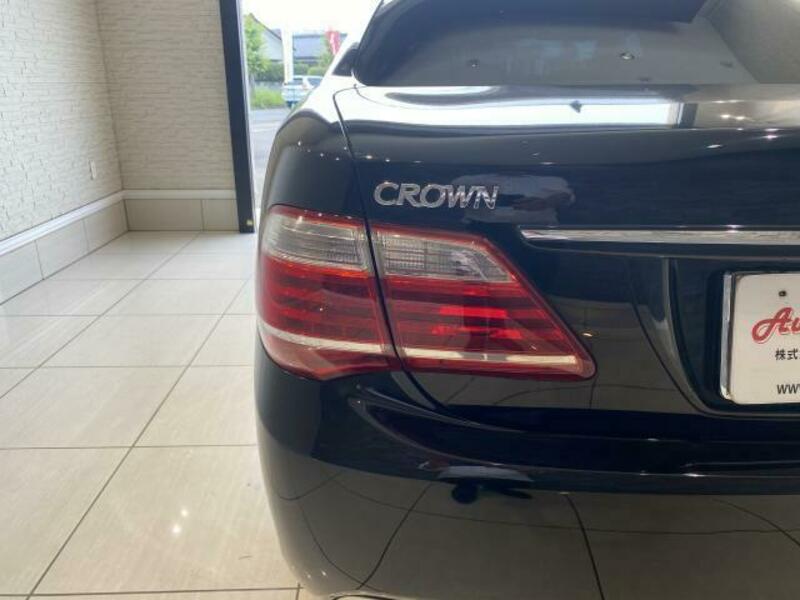CROWN