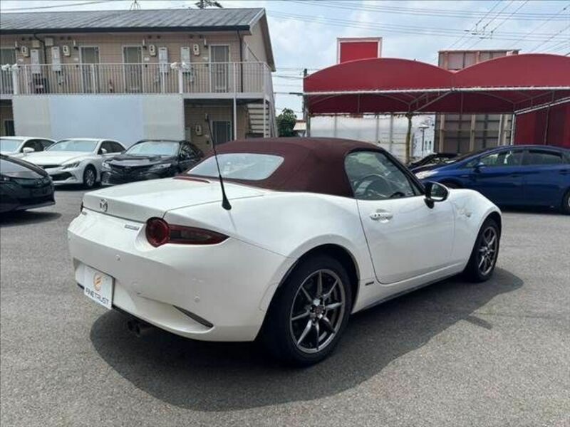 ROADSTER