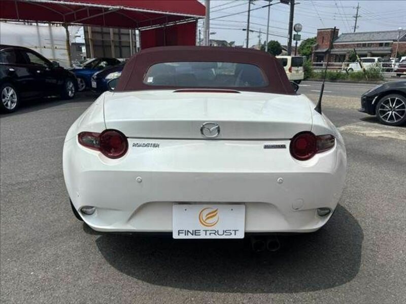 ROADSTER