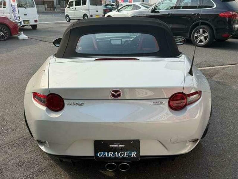 ROADSTER