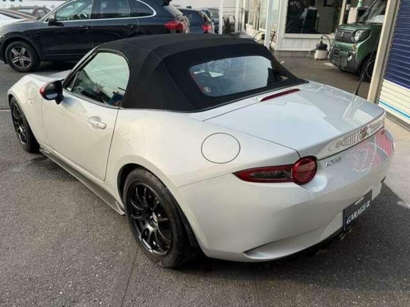 ROADSTER