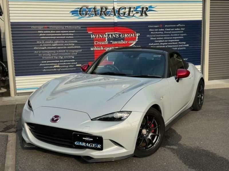 ROADSTER-0