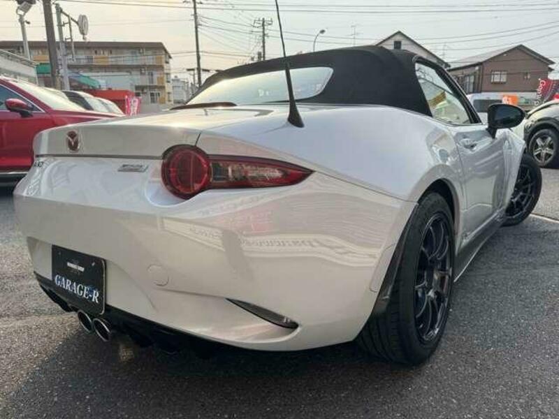 ROADSTER