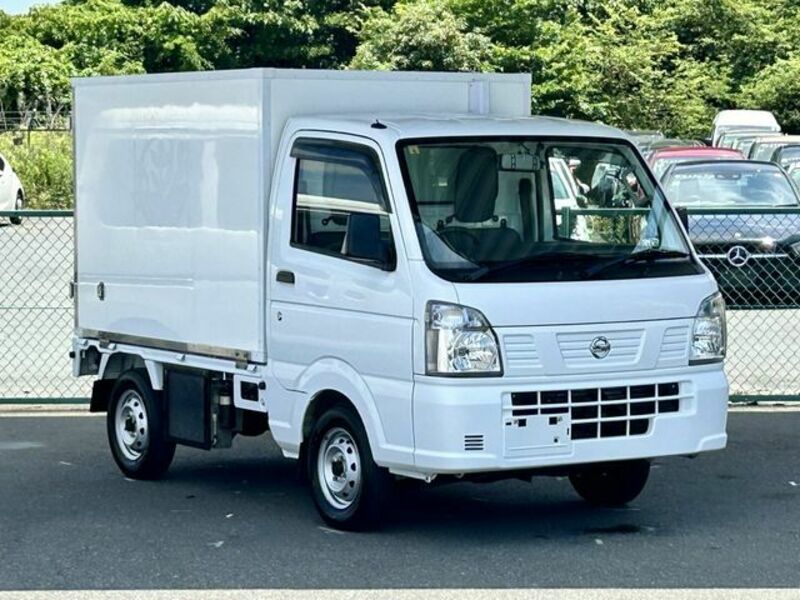 NISSAN NT100 CLIPPER