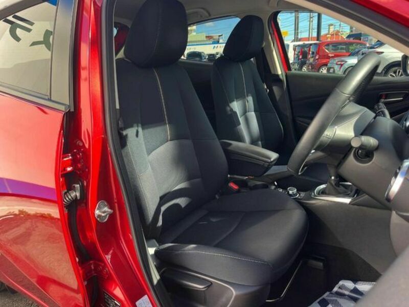 MAZDA2