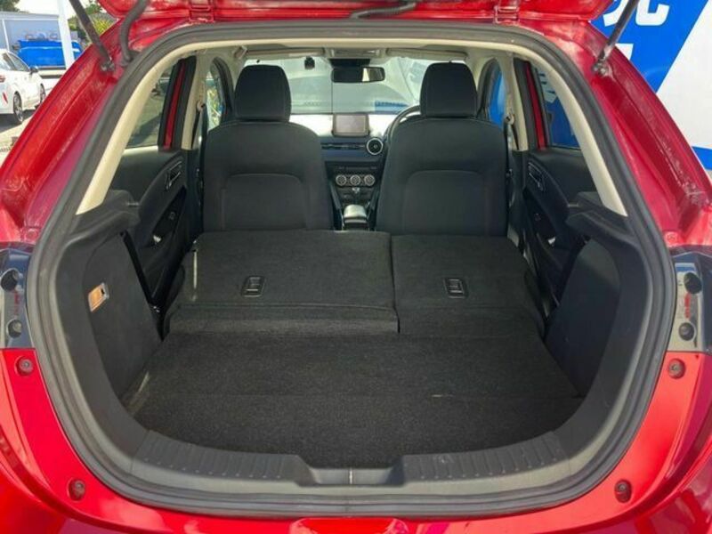 MAZDA2