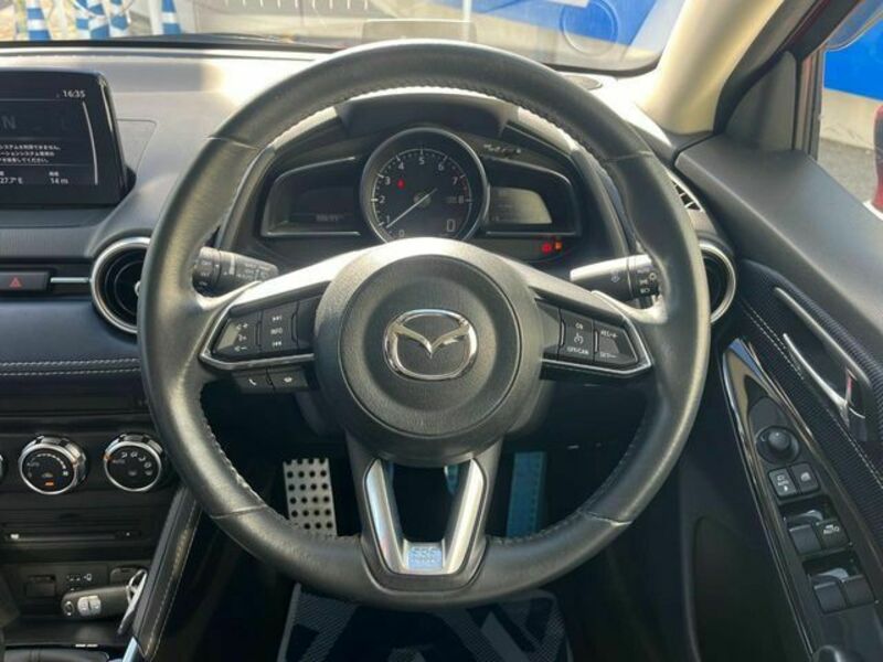 MAZDA2