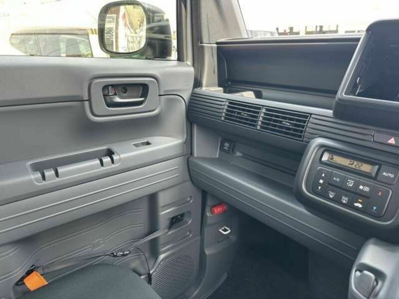 N-VAN