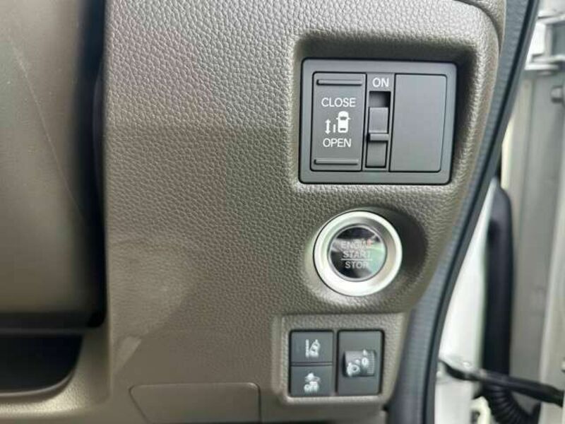 N BOX