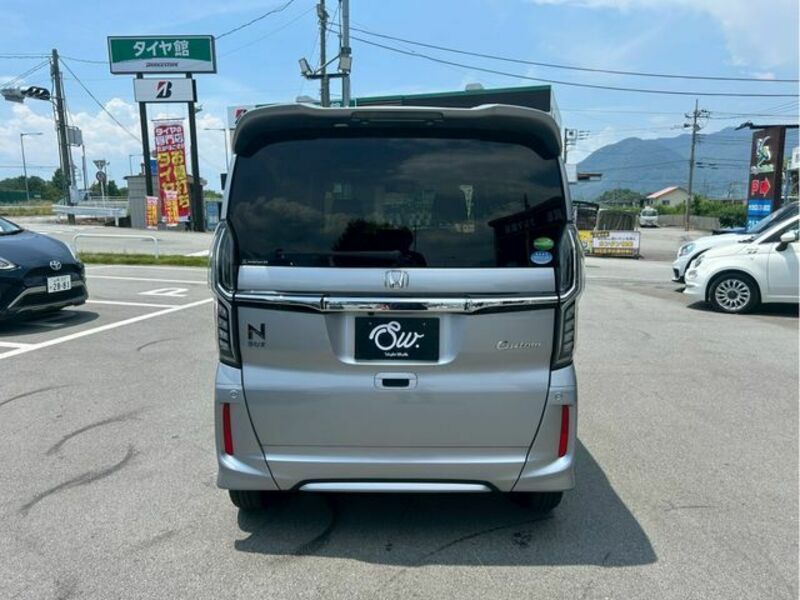 N BOX CUSTOM