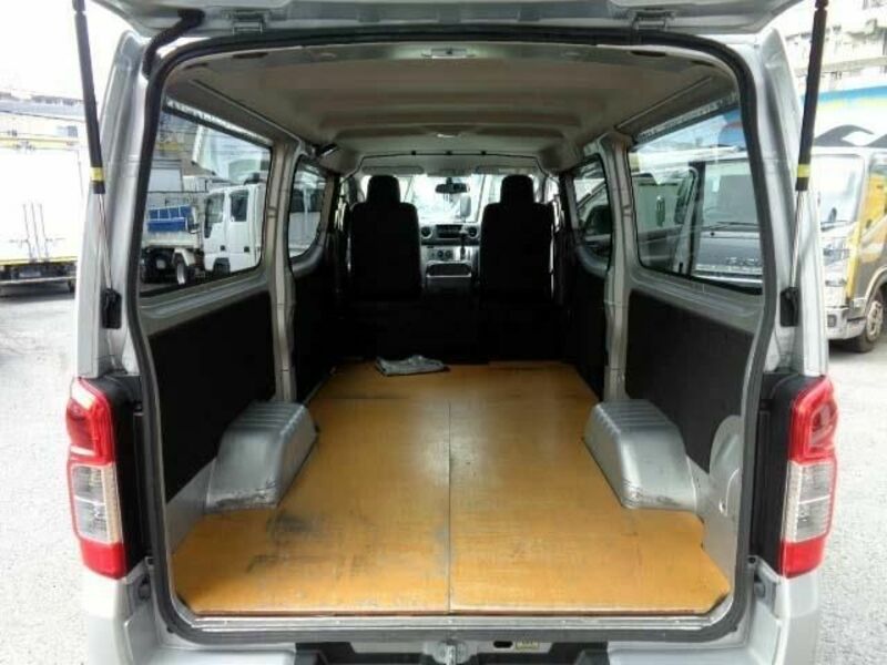 NV350 CARAVAN