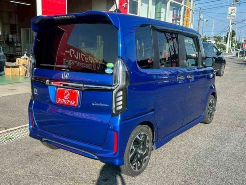N BOX CUSTOM