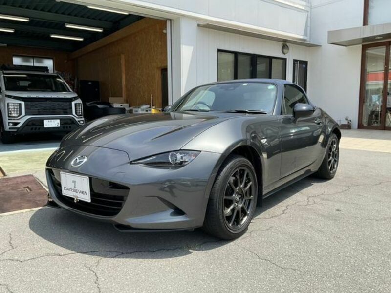 ROADSTER-0