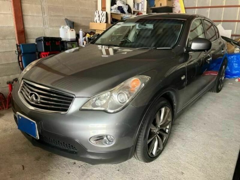 NISSAN SKYLINE CROSSOVER