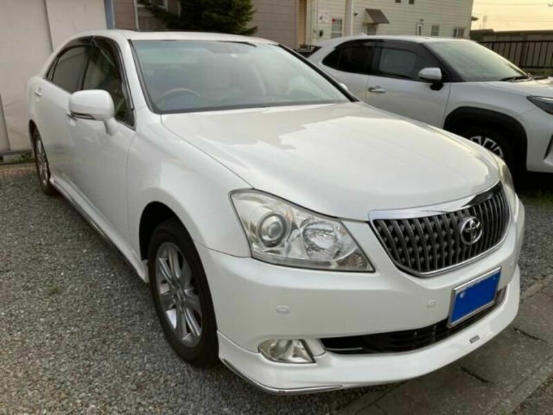 TOYOTA CROWN MAJESTA