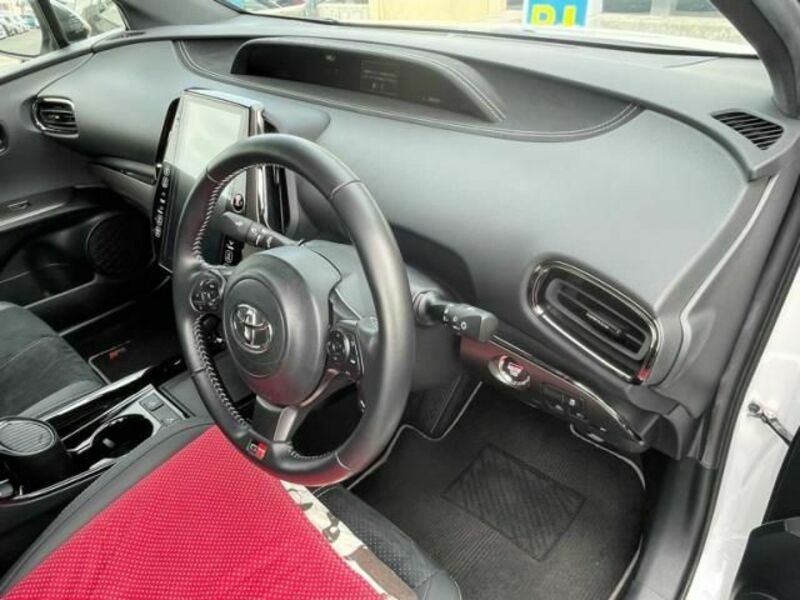 PRIUS PHV
