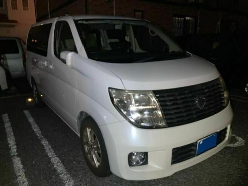 NISSAN ELGRAND